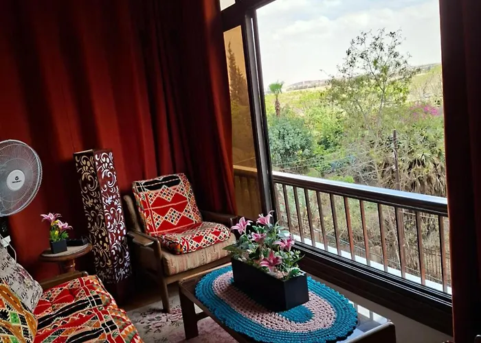 Panorama Airport View Apartment with Complimentary Limo Service